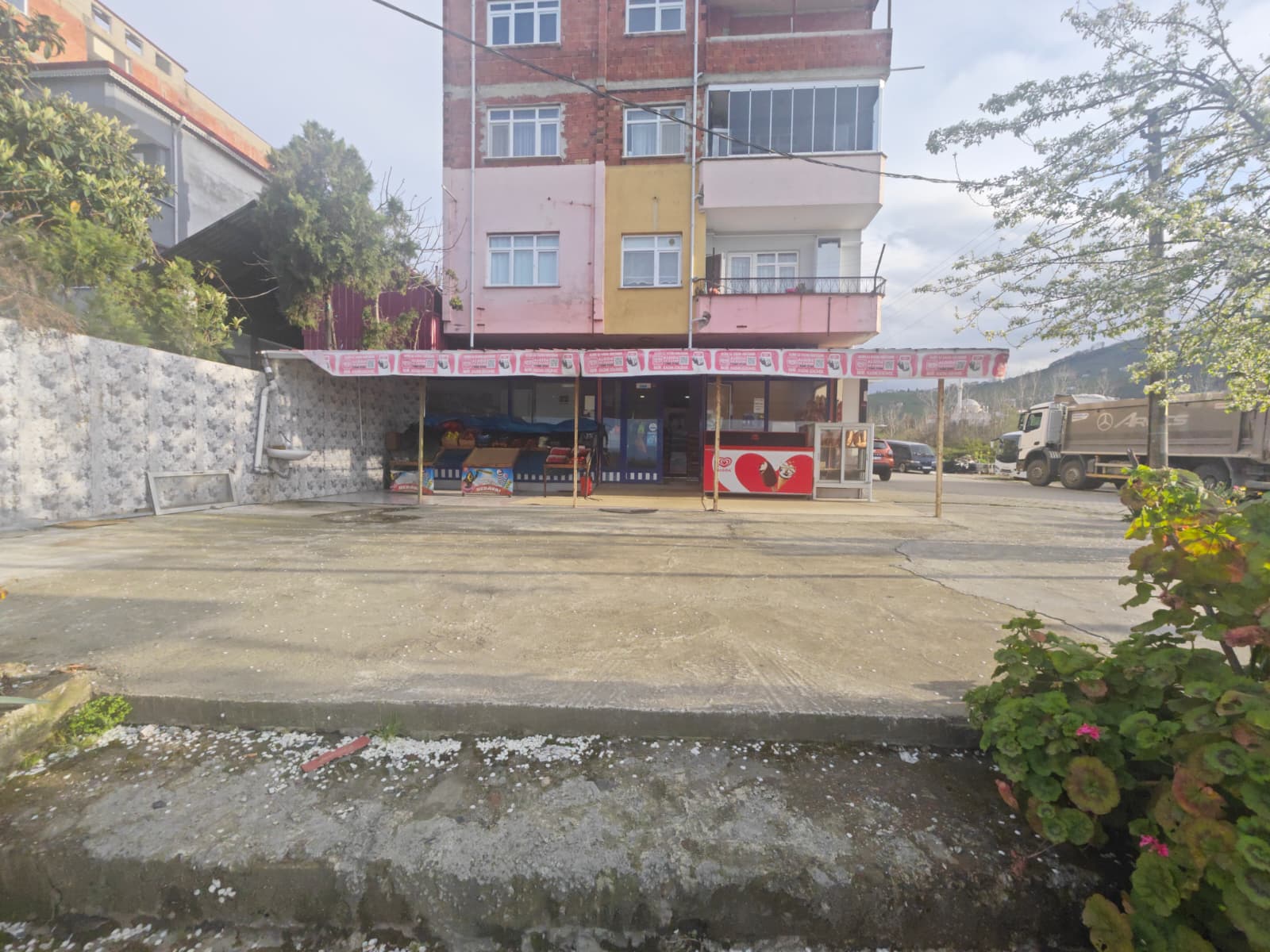 MABEL!DEN ARSİNDE ANAYOL ÜZERİ DEVREN KİRALIK DÜKKAN